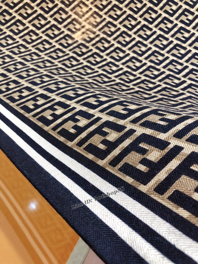 Fendi專櫃新款原單芬迪全幅FF彩條140cm絲絨方巾 mmyj1529